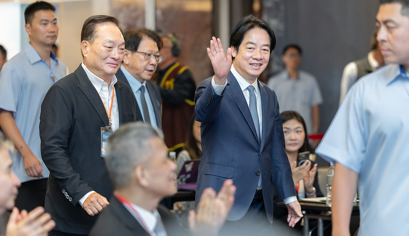 總統出席「2026台灣永續碳權ESG論壇」